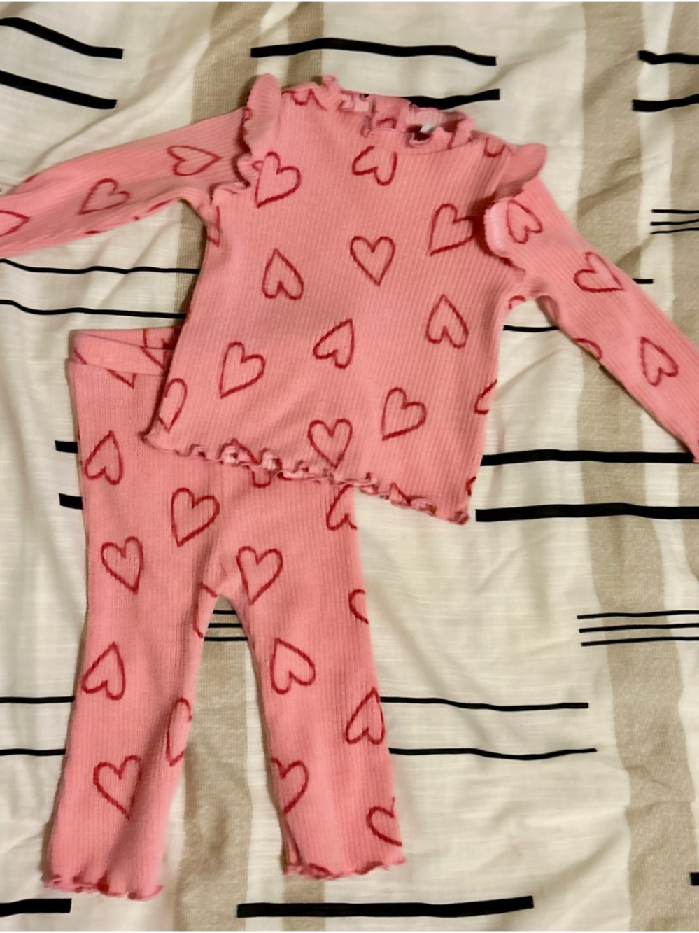 Old Navy Baby Girl Heart Rib-Knit Ruffle Set - 6-12M